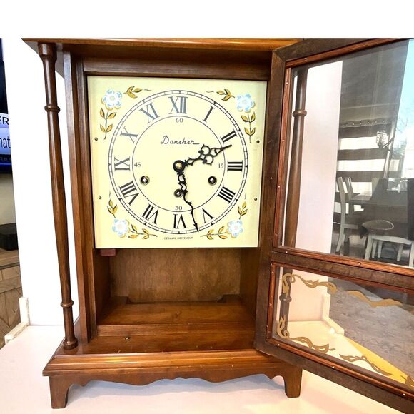 Vintage Daneker Pillar and Scroll Mantel Clock 8 day Westminster chime - Picture 2 of 11